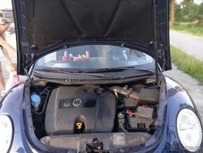 Volkswagen New Beetle Cabrio 1,6 benzín- - 4
