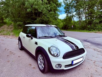 Mini Cooper R56 1.4i 70 kW, 6 kvalt, r. 2009 zachovalý. - 4