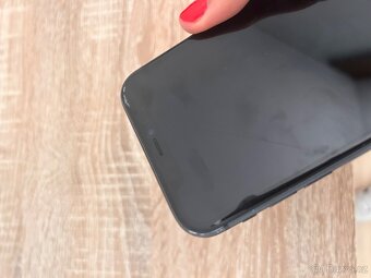 iPhone 11 - 4