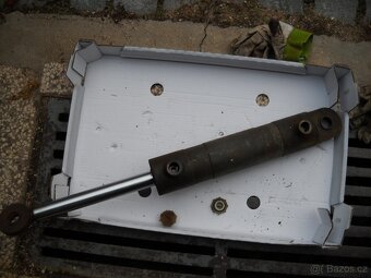 Hydraulická pístnice nová 2x - 4