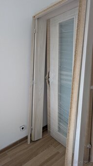 Interiérové dveře 80L a zárubeň bez kovaní s vložkou - 4