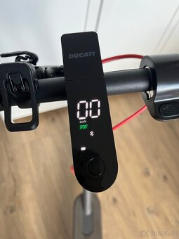 Elektro koloběžka Ducati - 4