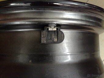 alu kola kia 5x114,3 r17 original kia hyndai čidla tpms - 4