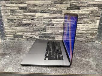 MacBook Pro 16" 2019 i7 / 16GB / 500GB / Pro 5300M - 4