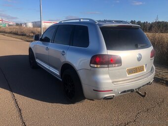 Volkswagen Touareg 3.0 TDI anglie - 4