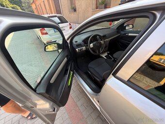 Astra H 1.6 i - 4