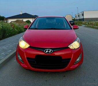 Hyundai i20 1.4i 16V Style A/T - 4