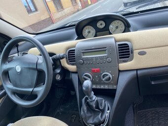 Lancia ypsilon - 4