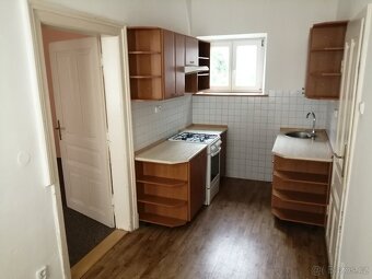 Pronájem 2+1, ulice Dornych, centrum (u Vaňkovky), 60 m2, ko - 4