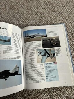 Prodám knihu Stíhací letouny - 4