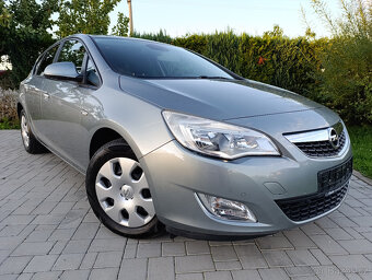 Opel Astra 1.4 T, servis, PĚKNÁ VÝBAVA A STAV - 4