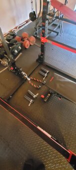 Posilovací klec s kladkou. - 4