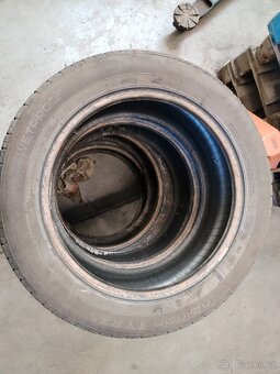 NOKIAN 205/55R16 - 4