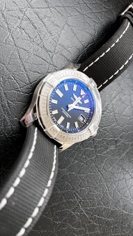 Breitling Avenger 43 - 4
