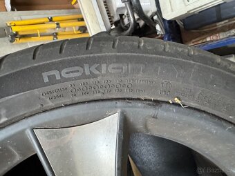 275/35r20 - 4