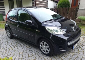 Peugeot 107 1.0 50kw r.v2009 5dveř - 4