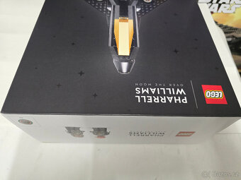 LEGO® Icons 10391 Na Měsíc s Pharrellem Williamsem + dárek - 4