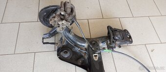 Škoda Octavia 3 lift zadní náprava 5Q0 501 049 nápravnice - 4