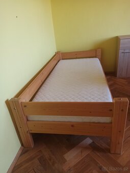 Zvýšená postel se schůdky - 4
