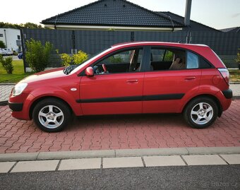 KIA Rio 1.4 - rok 4/2009, najeto 89.800 km, nová STK - 4