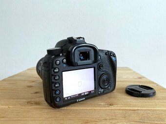 Canon EOS 7D + Sigma 70–300 mm f/4–5.6 Macro - 4