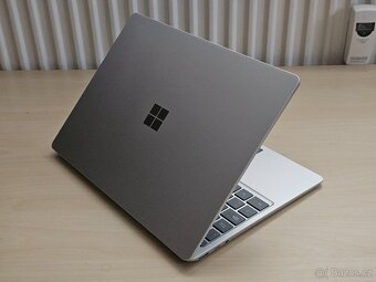 Microsoft Surface Laptop Go (1st Gen) 256GB (Stav A) - 4
