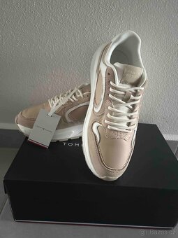 Dámské tenisky Tommy Hilfiger - 4