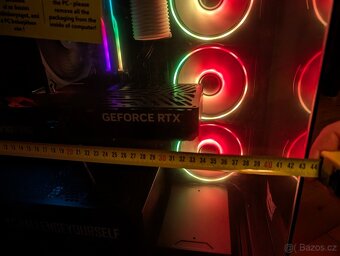 RGB set Lian Li Strimer Plus V2 + Hub + 4x ARGB ventilátory - 4