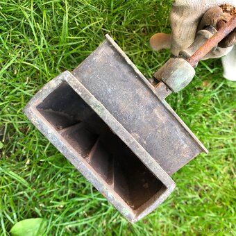 Starožitná žehlička - 4