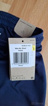 NOVÉ sportovní kraťasy NIKE dětské S - 4