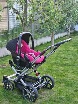 Autosedačka s adaptéry a podvozkem - 4