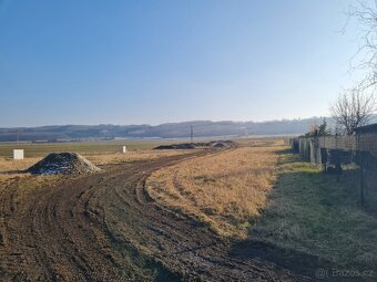 Prodám STAVEBNÍ POZEMEK 770m2 KOLOMUTY - 4
