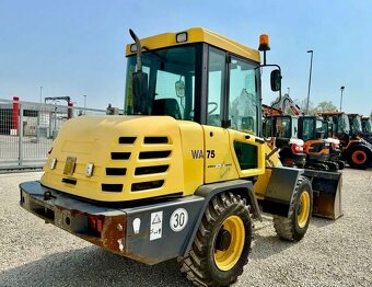 KLOUBOVÝ NAKLADAČ KOMATSU WA 75 - 4