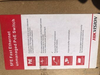 Ethernet Hikvision DS-3E0105P-E - 4