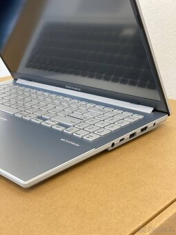 Notebook ASUS VivoBook Go 15 - i3/8GB/512GB/WIN 11 - 4