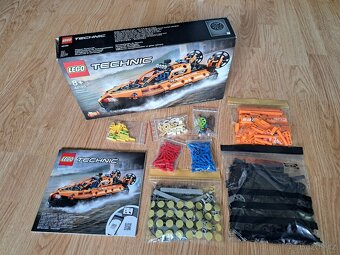 LEGO Technic 42120 Záchranné vznášedlo - 4