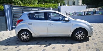 Hyundai i20 1,2i - 16V - 57kw. . HEZKÝ STAV i VÝBAVA - 4