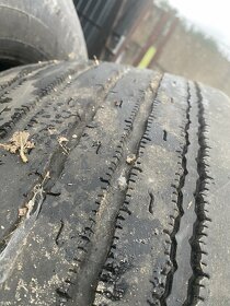 Pneumatika 315/70 R22,5 - 4