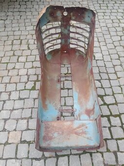 Nabízím kapotu na Zetor 3011 - 4