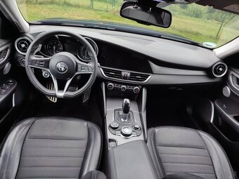 Alfa Romeo Giulia - DÍLY Z VOZU - 4
