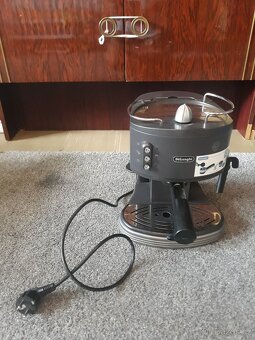 KÁVOVAR  ZN.  DELONGI  220  V.  (  1100  WATT  ) - 4