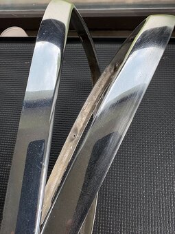 Mercedes W114/115 - světla a rámečky, těsnící gumy - 4