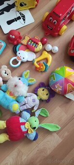 Krabice plná hraček - 4