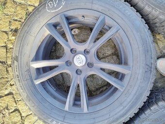 kia sportage disky 5x114,3 R18 + 235/60/18 zima - 4