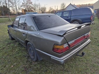 Mercedes-Benz 200 D (W124) - 4