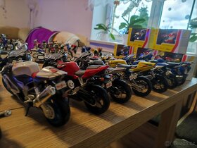 Sbírka modelů motocyklů  129ks - 4