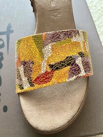 Kožené sandály Tamaris - 4