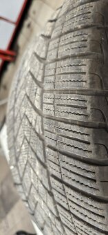 Goodyear UltraGrip Performance 285/45 R20 - 4