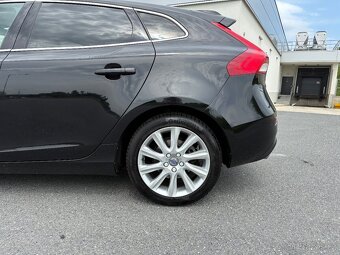 Volvo V40 D4 AUT/Polestar - 147 kW/servis. kn./v ČR-1. maj. - 4