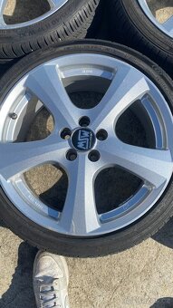 MSW 19 W by OZ Racing s pneu Barum Bravuris 5HM - 4